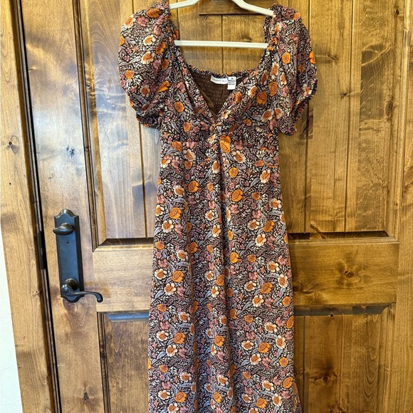 Dresses & Skirts - Floral Puff-Sleeve Maxi Dress in Burnt Orange and Brown